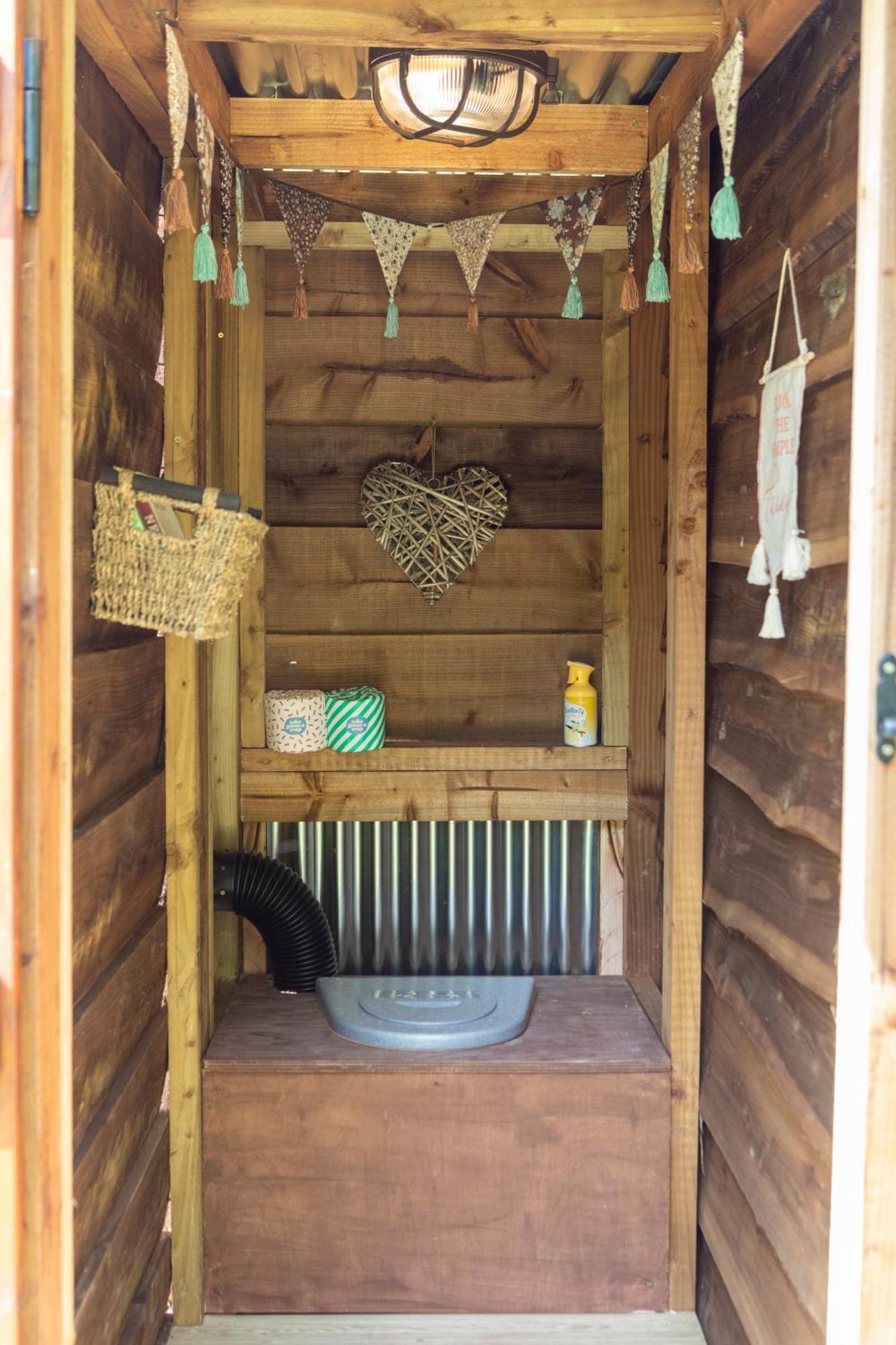 Ross-on-Wye Stargazer Glamping Uk The Mahal 8 People酒店 外观 照片